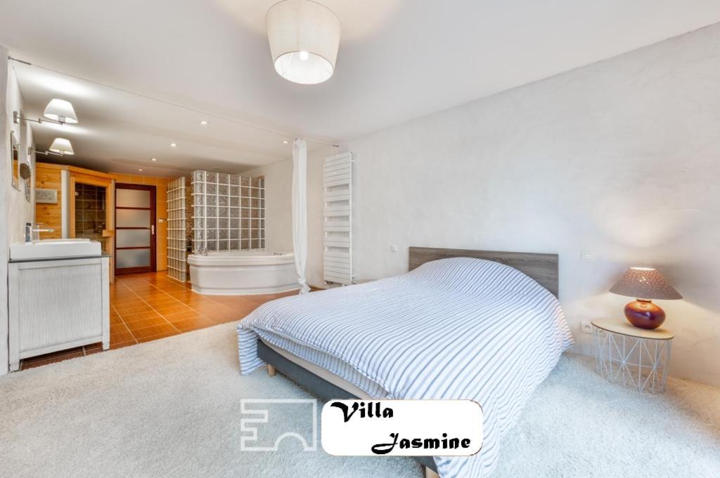 Somptueuse Villa Jasmine Saint-Méen-le-Grand Extérieur photo